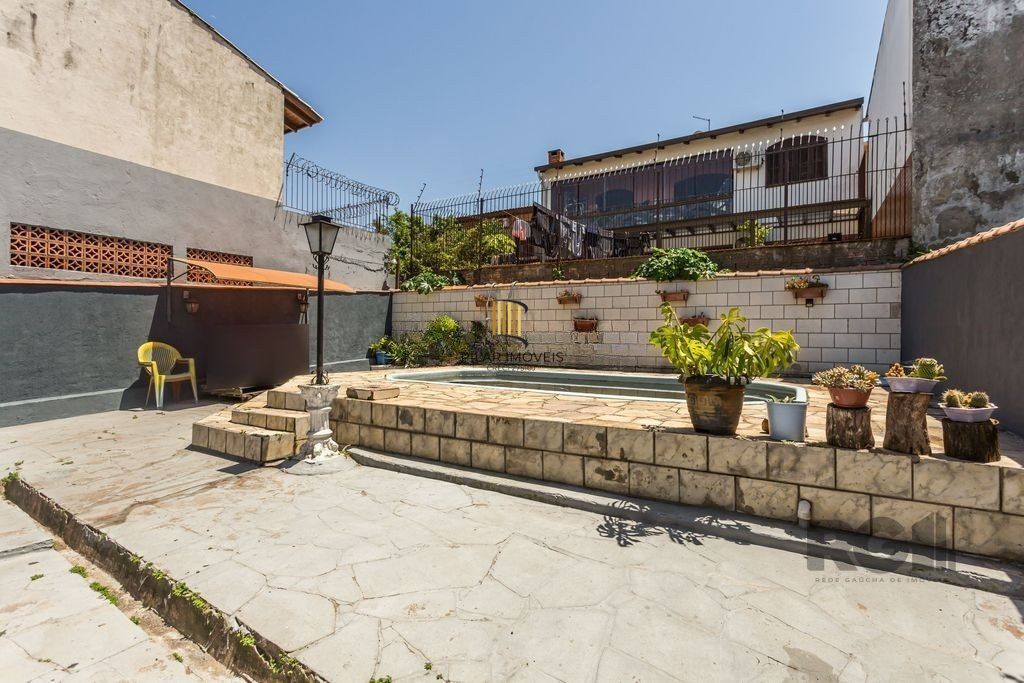 Casa 210m² - 3 dormitórios, 2 vagas