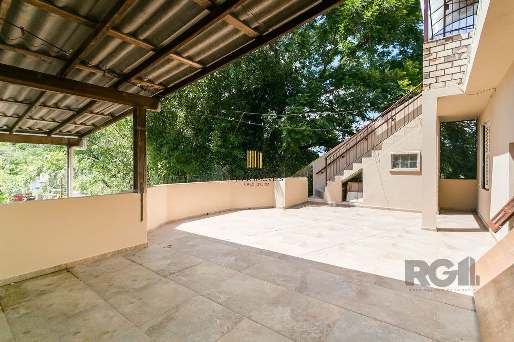 Casa 5 dormitórios no bairro Cristal