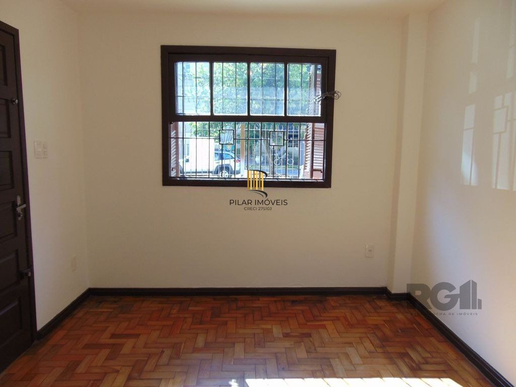 Casa 84m² - 2 dormitórios, 2 vagas no bairro Jardim Botânico