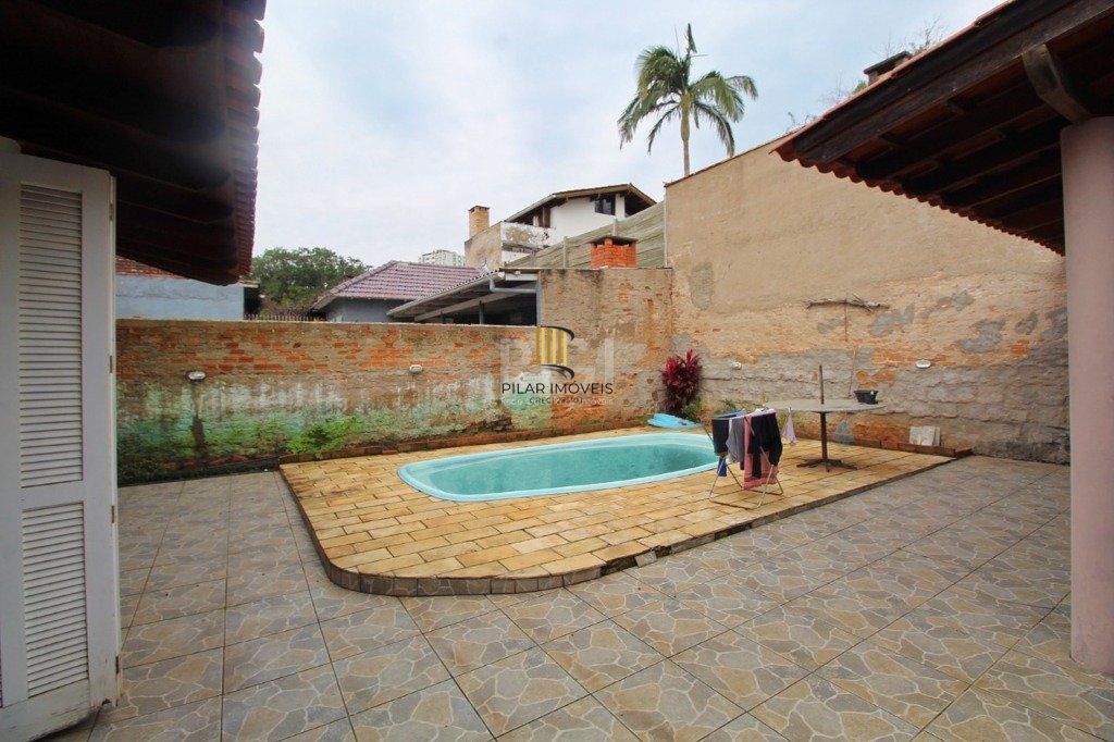 Casa para Venda - 264m², 3 dormitórios, 2 vagas - Santa Tereza