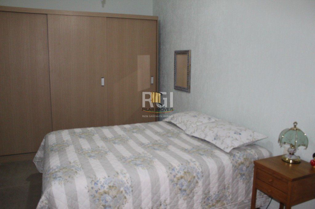 Casa para Venda - 300m², 5 dormitórios, sendo 3 suites, 5 vagas - Teresópolis