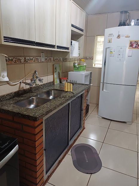 casa 3 dormitórios+ casa nos fundos de 1 dormitório