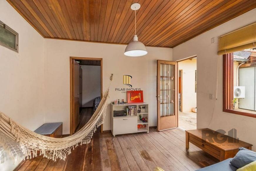 Casa 279m² - 4 dormitórios, 3 vagas no bairro Santa Tereza