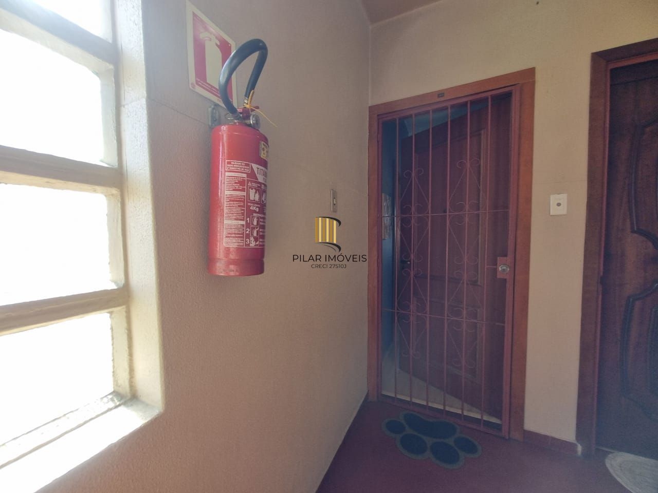 APTO DE 2 DORMITÓRIOS REFORMADO E PRONTO PARA MORAR!