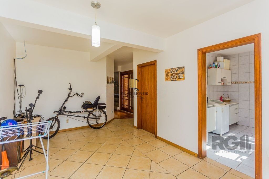 Casa de 2 dormitórios no bairro Passo das Pedras