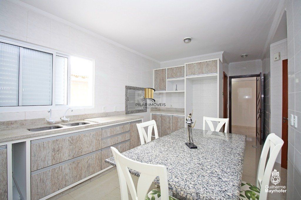 Casa para Venda - 246m², 3 dormitórios, sendo 2 suites, 3 vagas - Vila Ipiranga