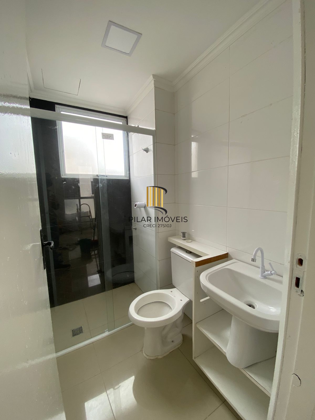 Apartamento de 2 dormitorios á venda no Bairro Vila Nova.