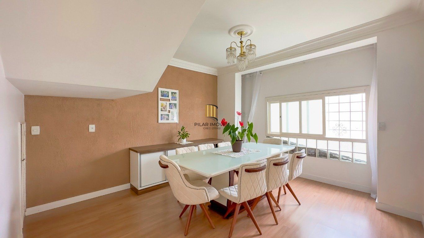 Casa de 3 dormitórios à venda no Bairro Azenha, Porto Alegre. - Pilar Imóveis