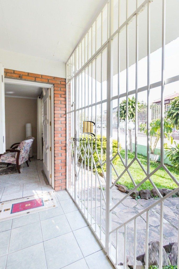 Casa para Venda - 258m², 3 dormitórios, sendo 1 suites, 4 vagas - Teresópolis