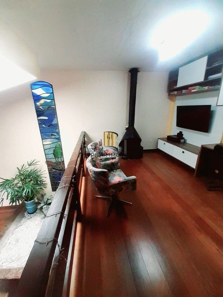 Casa para Venda - 260m², 4 dormitórios, sendo 1 suites, 4 vagas - Nonoai