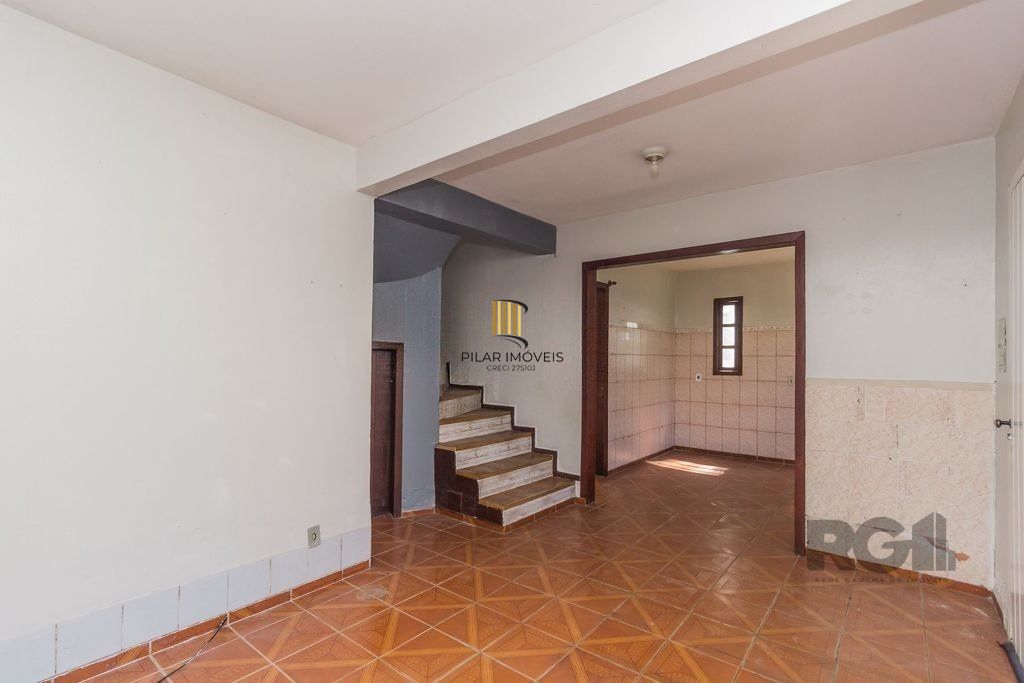 Casa de 5 dormitórios no bairro Sarandi