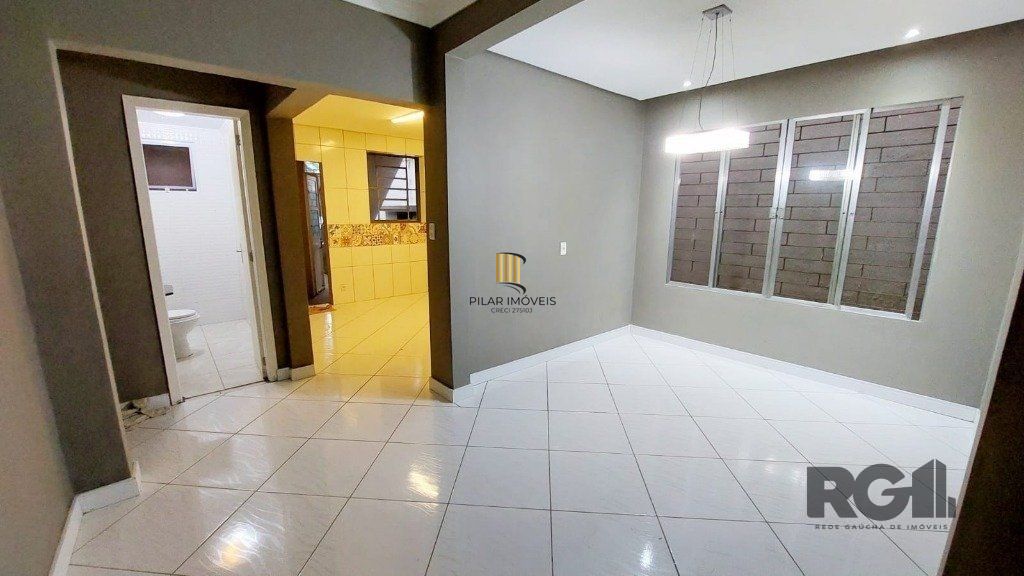 Casa 3 dormitórios no bairro Azenha