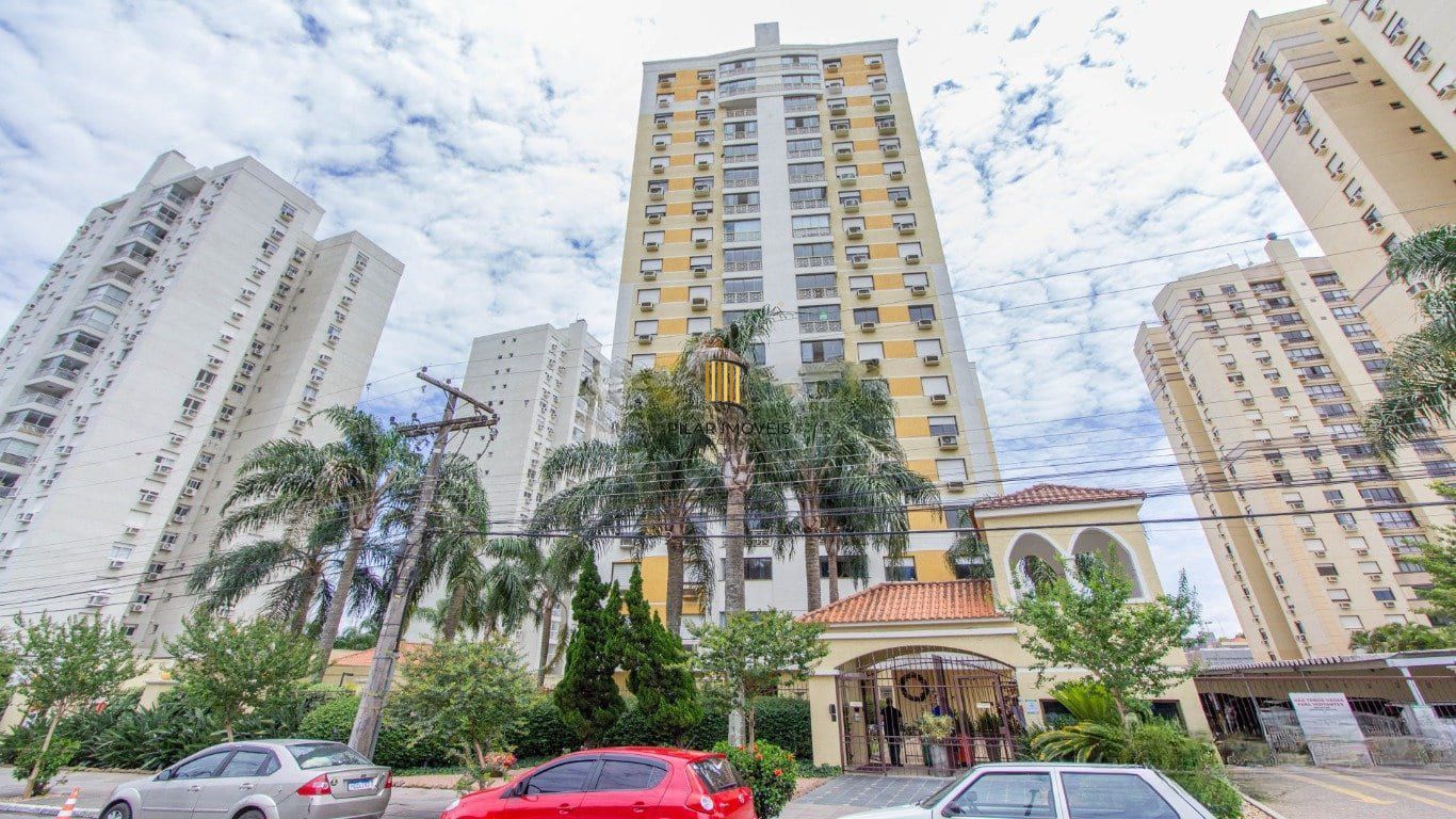 Apartamento de 2 dormitorios à venda em Passo da Areia, Porto Alegre.