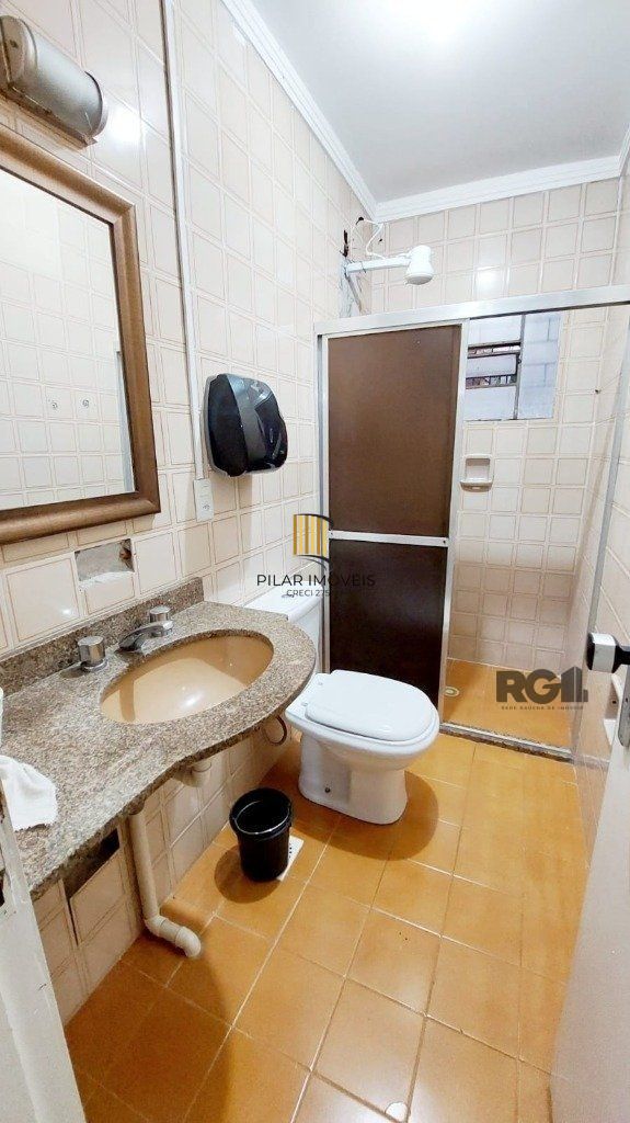Casa 3 dormitórios no bairro Azenha