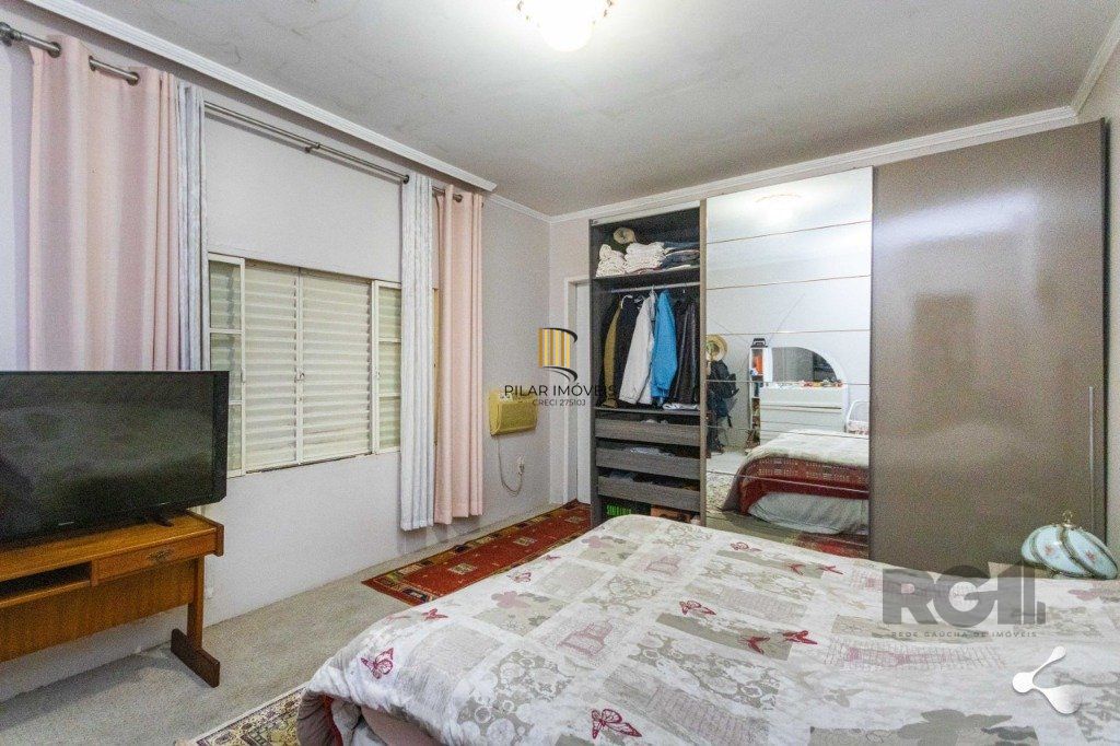 Casa para Venda - 240m², 3 dormitórios, sendo 1 suites, 3 vagas - Cristal
