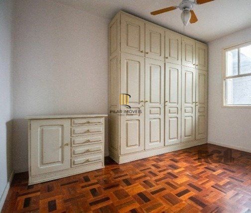 apartamento amplo e bem localizado de 2 dormitórios+dependência