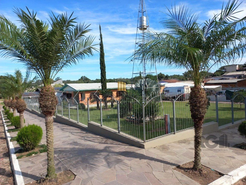 Casa 161m² - 2 dormitórios, 4 vagas no bairro Santo Onofre em Viamão