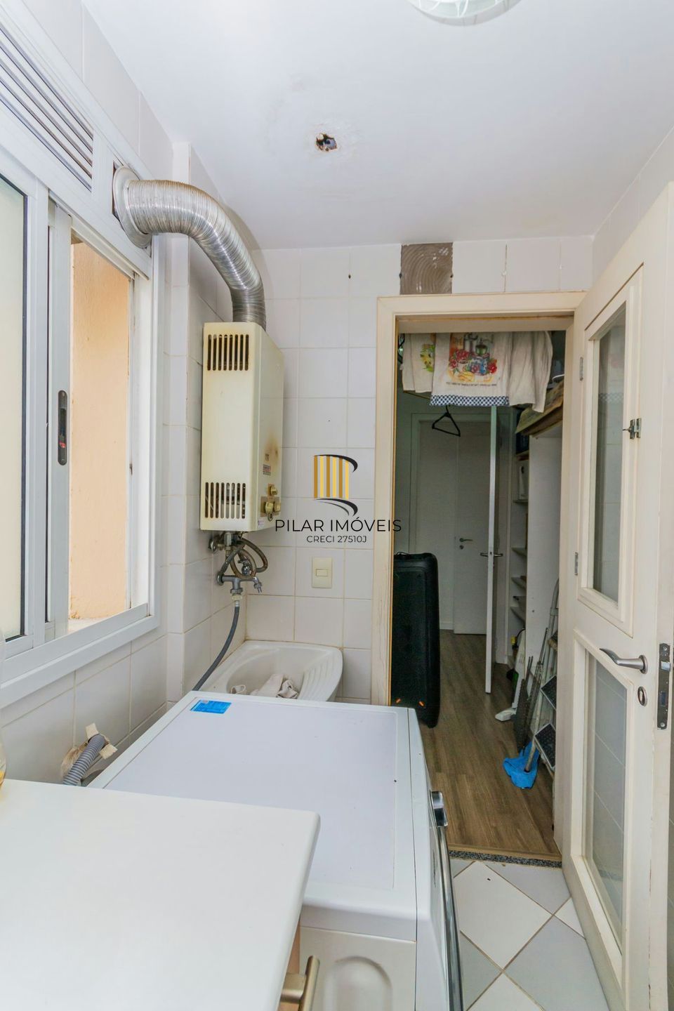 Apartamento de 3 dormitórios à venda em Passo D'areia, Porto Alegre.