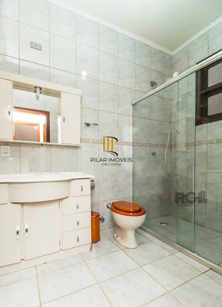 Casa de 266m² - 5 dormitórios, 5 vagas no bairro São João