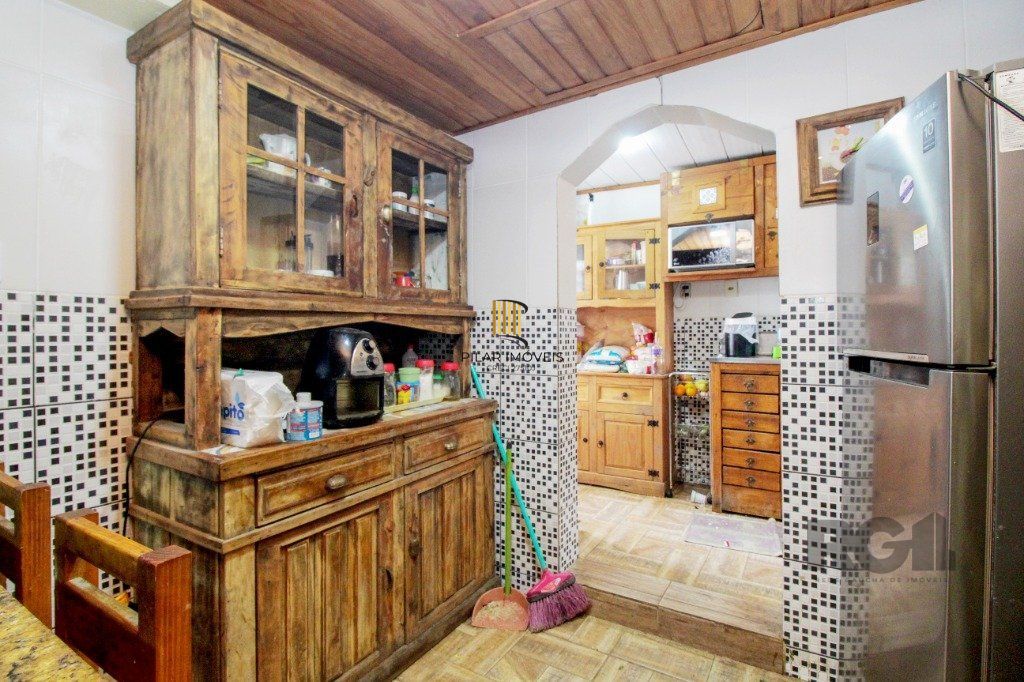 Casa 5 dormitórios no bairro Nonoai