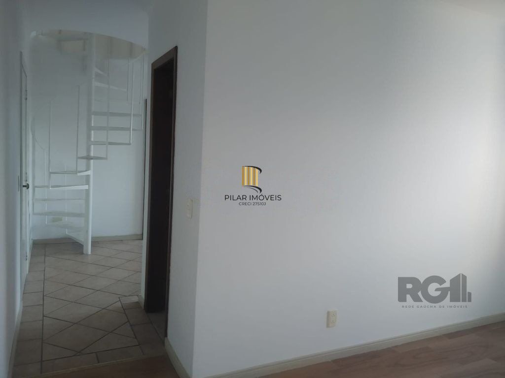 Excelente DUPLEX de 90m² com 2 dormitórios e 2 vagas.