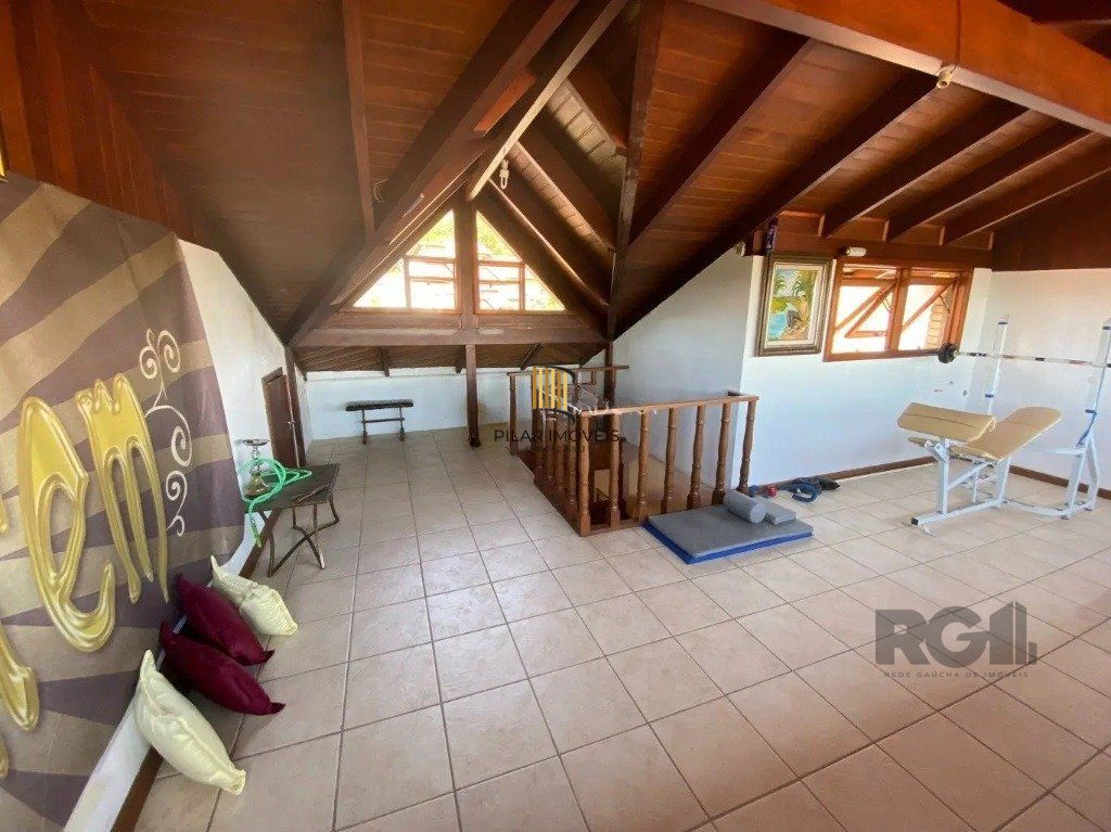 Casa com 4 dormitórios no bairro nonoai