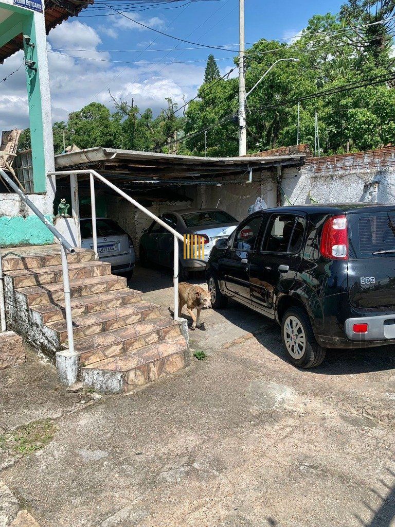 Casa 3 dormitórios no bairro Glória