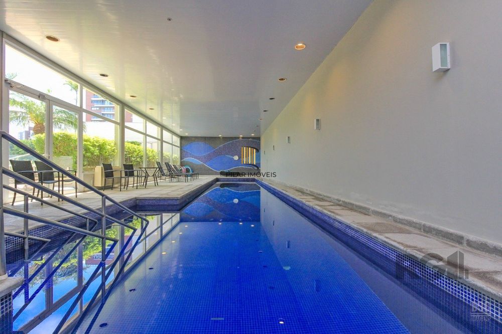 Apartamento com 3 suítes e 161m² à venda em Petrópolis, Porto Alegre.