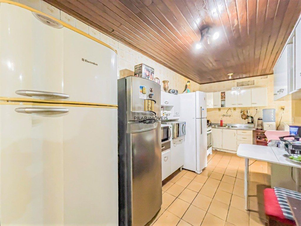 Casa para Venda - 212m², 3 dormitórios, 3 vagas - Azenha