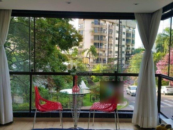 Excelente apartamento localizado no bairro Bela Vista, 128 m² privativos, totalmente reformado e mobiliado.