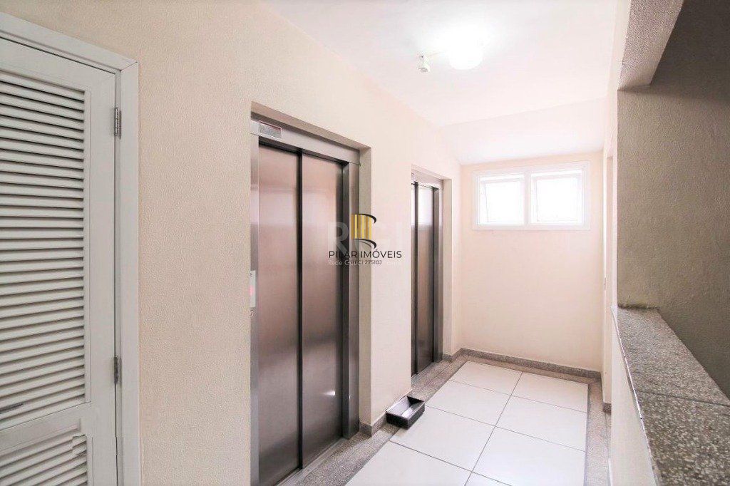 Apartamento para Venda - 72m², 2 dormitórios, 1 vaga - Passo da Areia