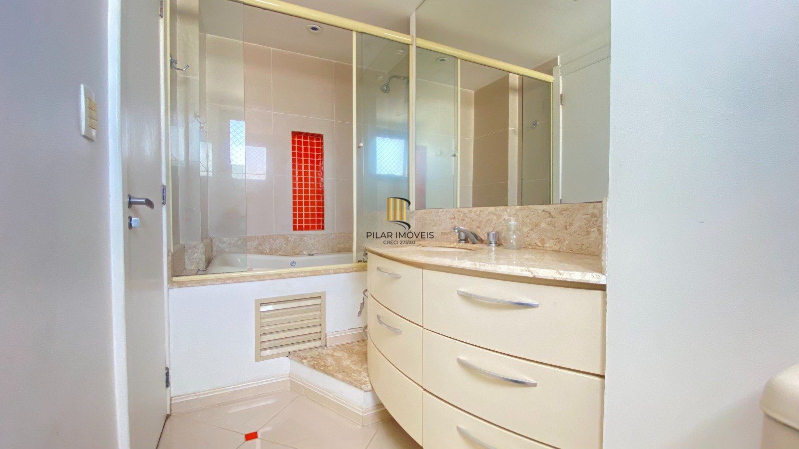 Apartamento com 3 quartos, 2 vagas e 100.7m² - Rua Botafogo - Menino Deus, Porto Alegre