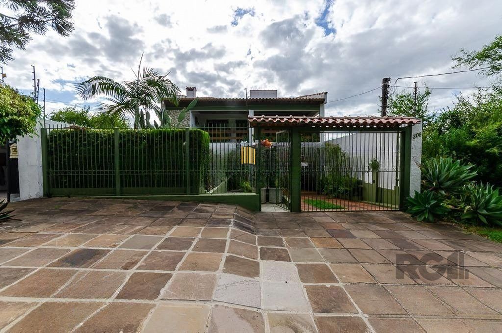 Casa de 3 dormitórios no bairro Vila Jardim