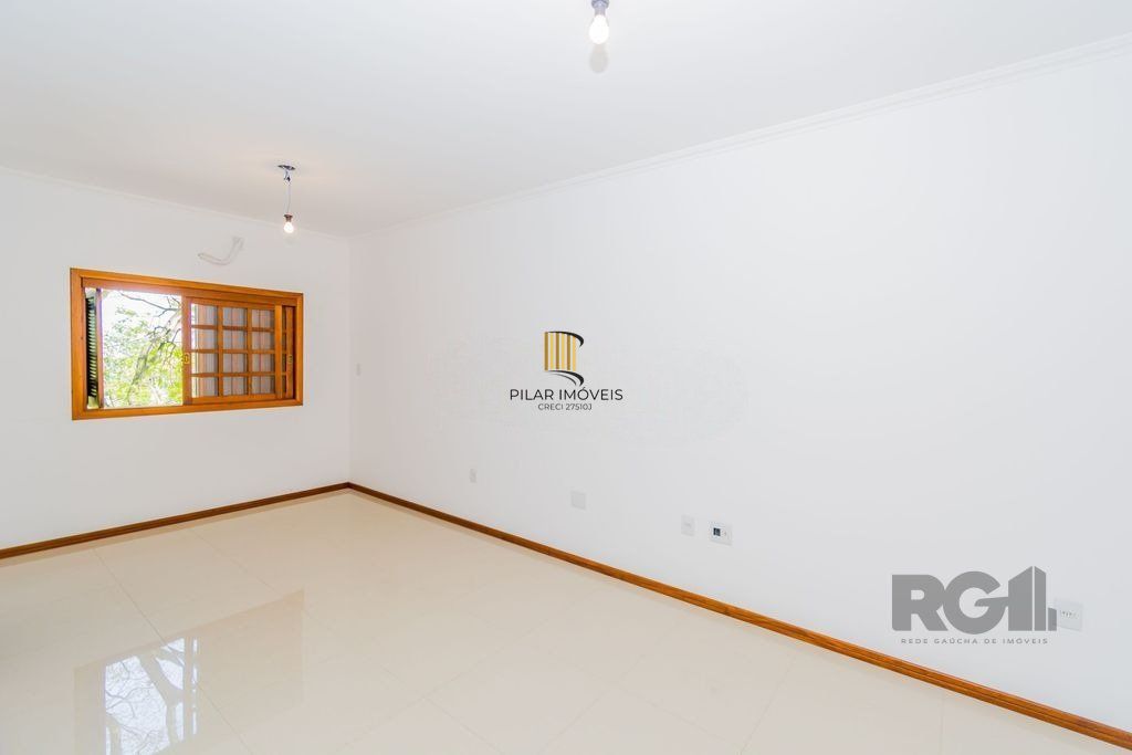Casa 320m², 3 dormitórios, 3 vagas no bairro Jardim Itu