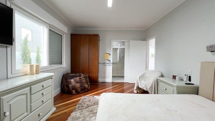 Casa 4 dormitórios no bairro Jardim Itu