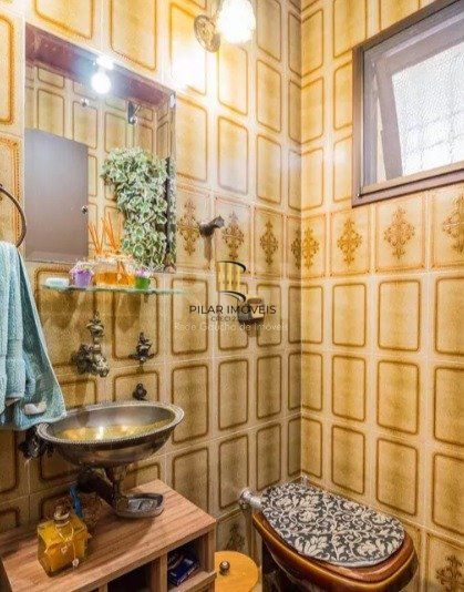 Casa para Venda - 294.4m², 4 dormitórios, sendo 2 suites, 2 vagas - Nonoai