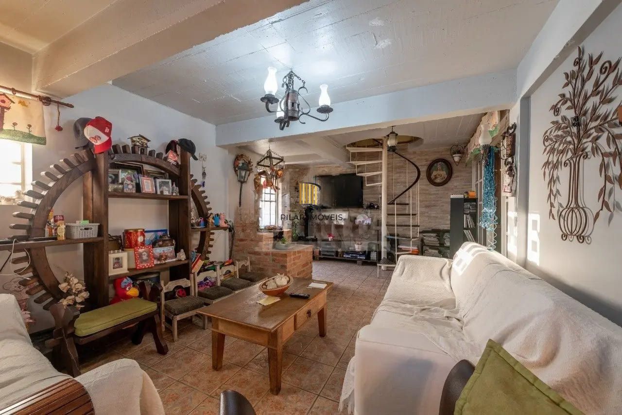 Casa de 3 dormitórios com 206m² à venda no Bairro Santa Tereza.
