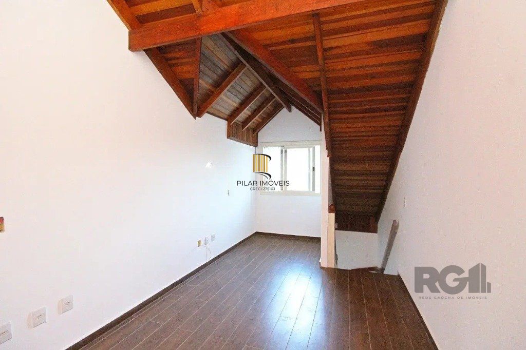 Casa de 3 dormitórios, no bairro Aberta dos Morros