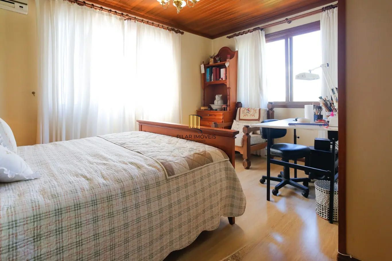 Casa com 3 dormitórios no Bairro Tristeza, em Porto Alegre
