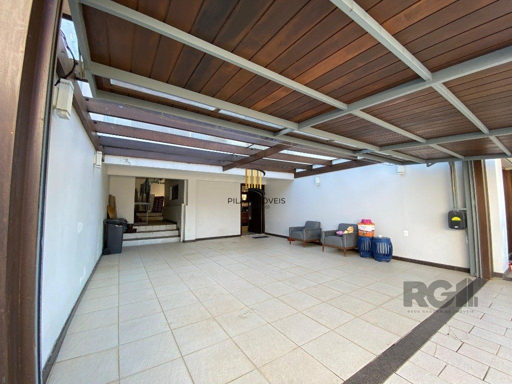 Casa 4 dormitórios no bairro Centenário