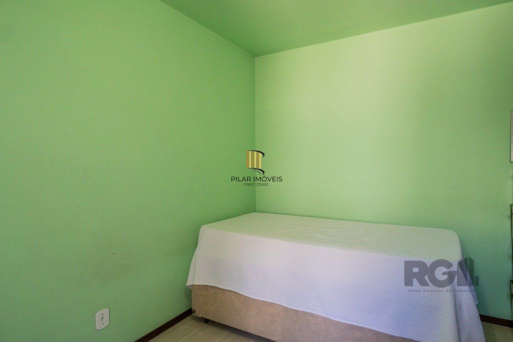 Casa com 4 dormitórios no bairro Gloria
