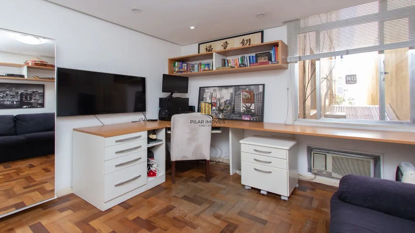 Apartamento com 3 dormitórios e 99m² à venda em Petrópolis.