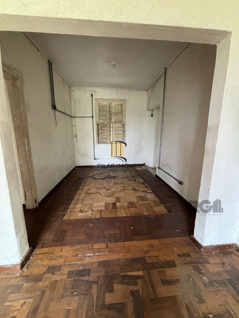 Casa com 3 quartos, 4 vagas e 120m² no bairro Vila Assução
