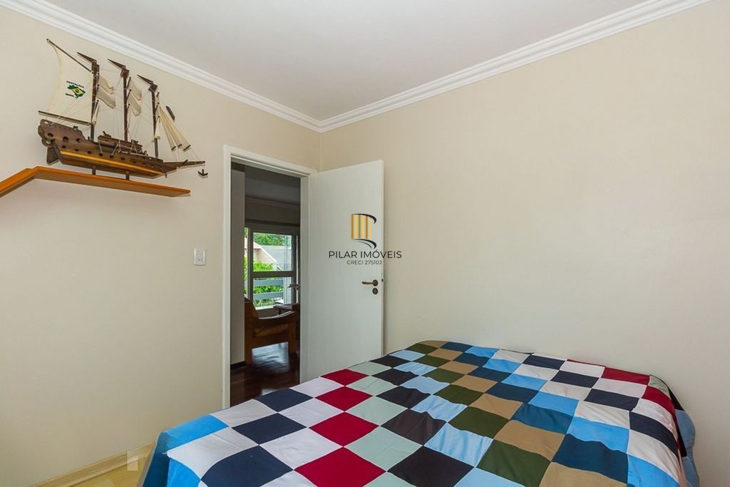 Casa de 4 dormitórios à venda no Bairro Ipanema - Porto Alegre
