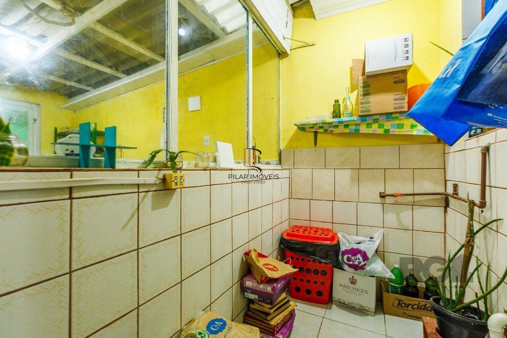 Casa de 4 Dormitório(s) Bairro Nonoai - Porto Alegre