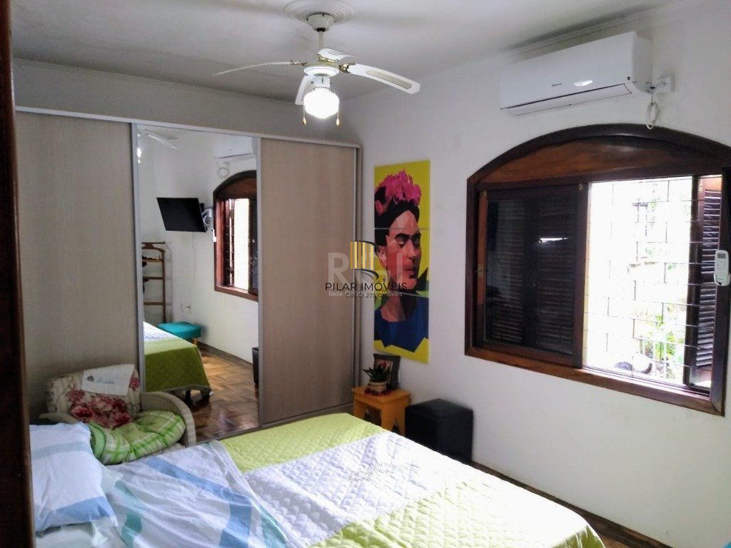 Casa para Venda - 240m², 3 dormitórios, 3 vagas - Teresópolis