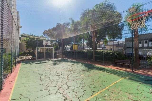 Apartamento de 2 dormitórios à venda em São Geraldo, Porto Alegre.