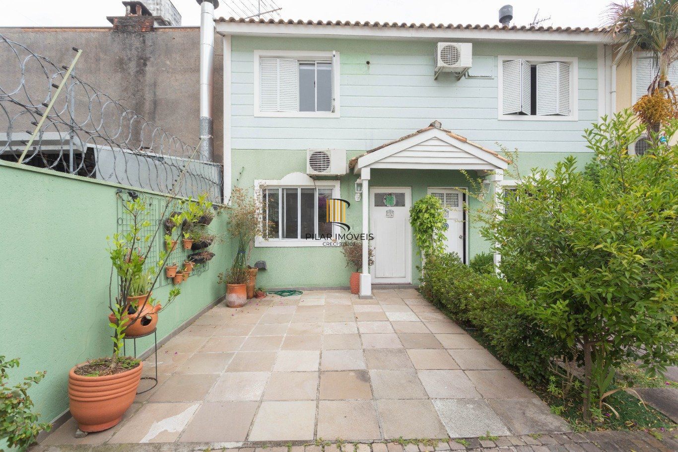 Casa em Condomínio de 3 dormitórios  à venda em Sarandi, Porto Alegre.