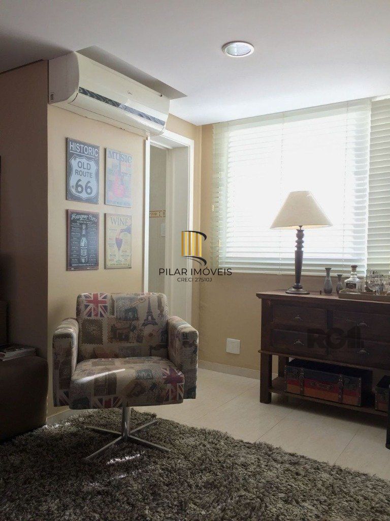 Amplo apartamento duplex com 2 dormitórios e 1 vaga de garagem.