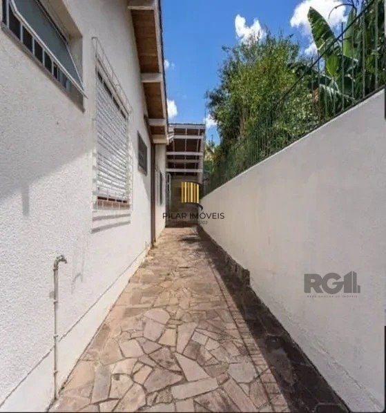 Excelente casa de 220m² com 3 dormitórios no bairro Tristeza.
